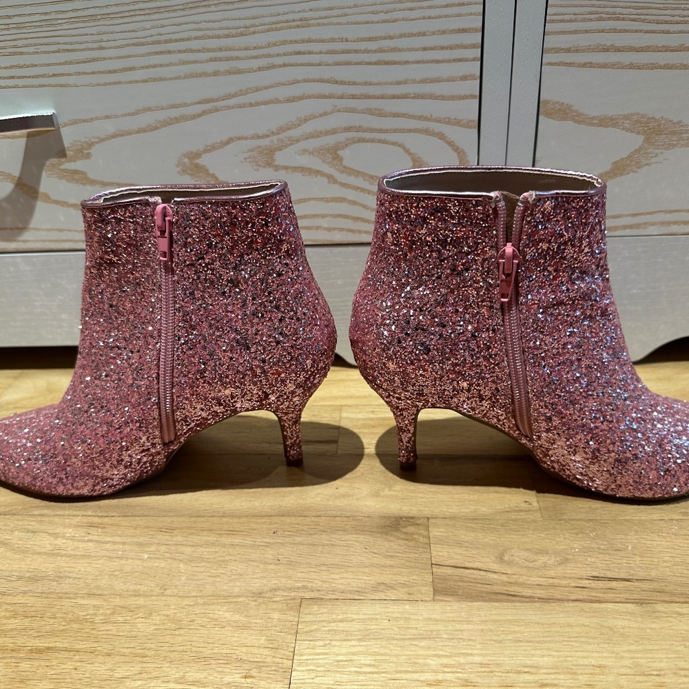 Pink glitter boots size 8 (runs small)